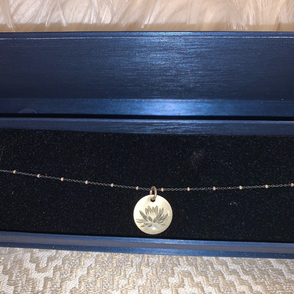 🕊 Lotus charm necklace 🕊